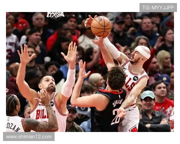 2006年火箭与公牛的激烈对决回顾及精彩瞬间分析