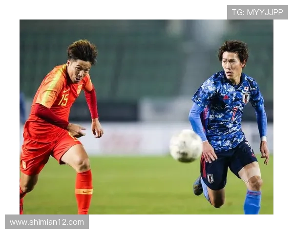 中国足球迎战圣多斯队全力争胜展现实力与团队精神