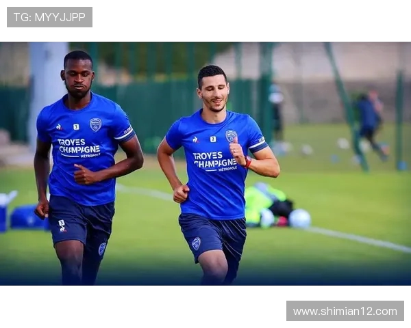 尼奥尔与敦刻尔克的激烈对决揭示了法乙联赛的竞争魅力与球队实力的较量