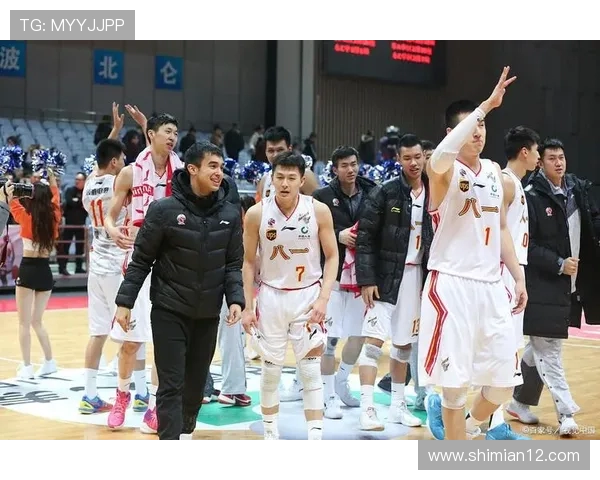 新疆队与浙江广厦激战11月17日期待精彩对决与球员精彩表现