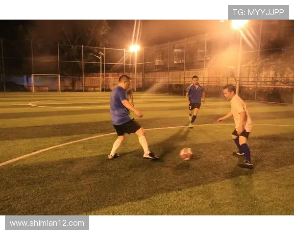 美国足球队迎战哥斯达黎加队激情对决展现足球魅力与团队精神